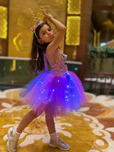 Charger l&#39;image dans la galerie, 🎄 Robe Licorne Lumineuse – Édition Féérique de Noël ✨
